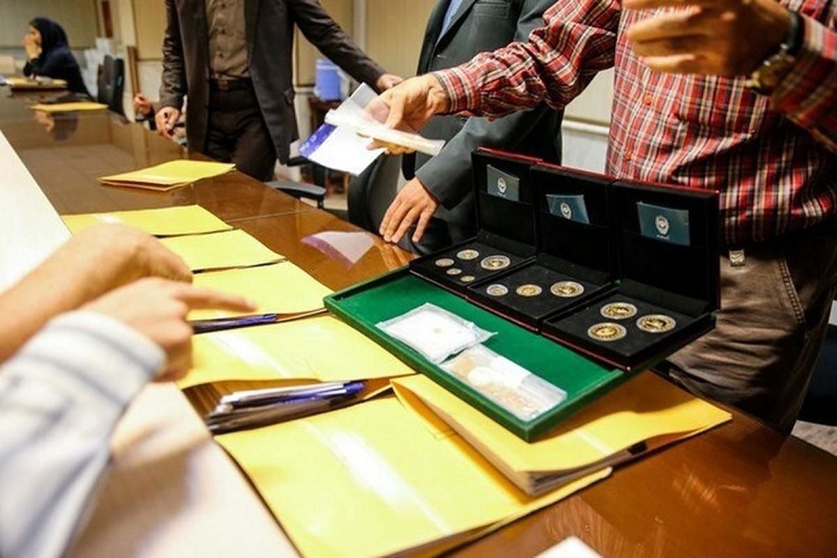 قیمت دلار، سکه، طلا و یورو ۱۷ شهریور ۱۴۰۳/ عقبگرد طلا و سکه در بازار