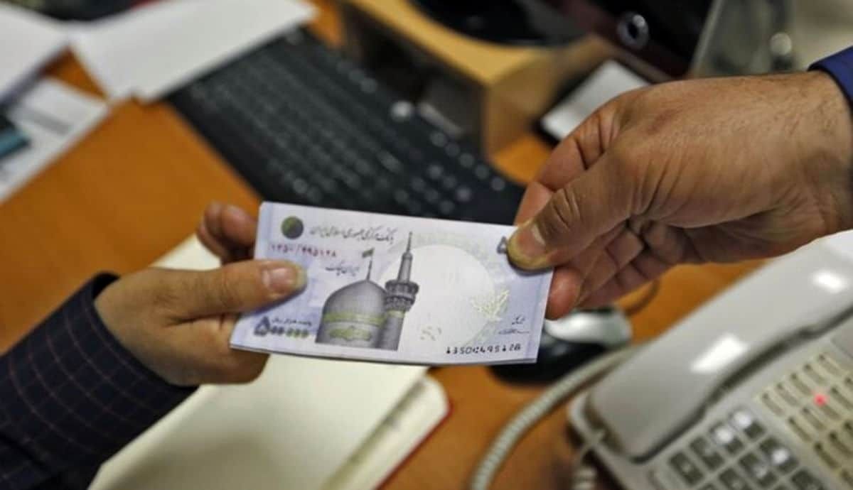وام کارمندان بانکها ۲ تا ۱۸ برابر وام فرزندآوری