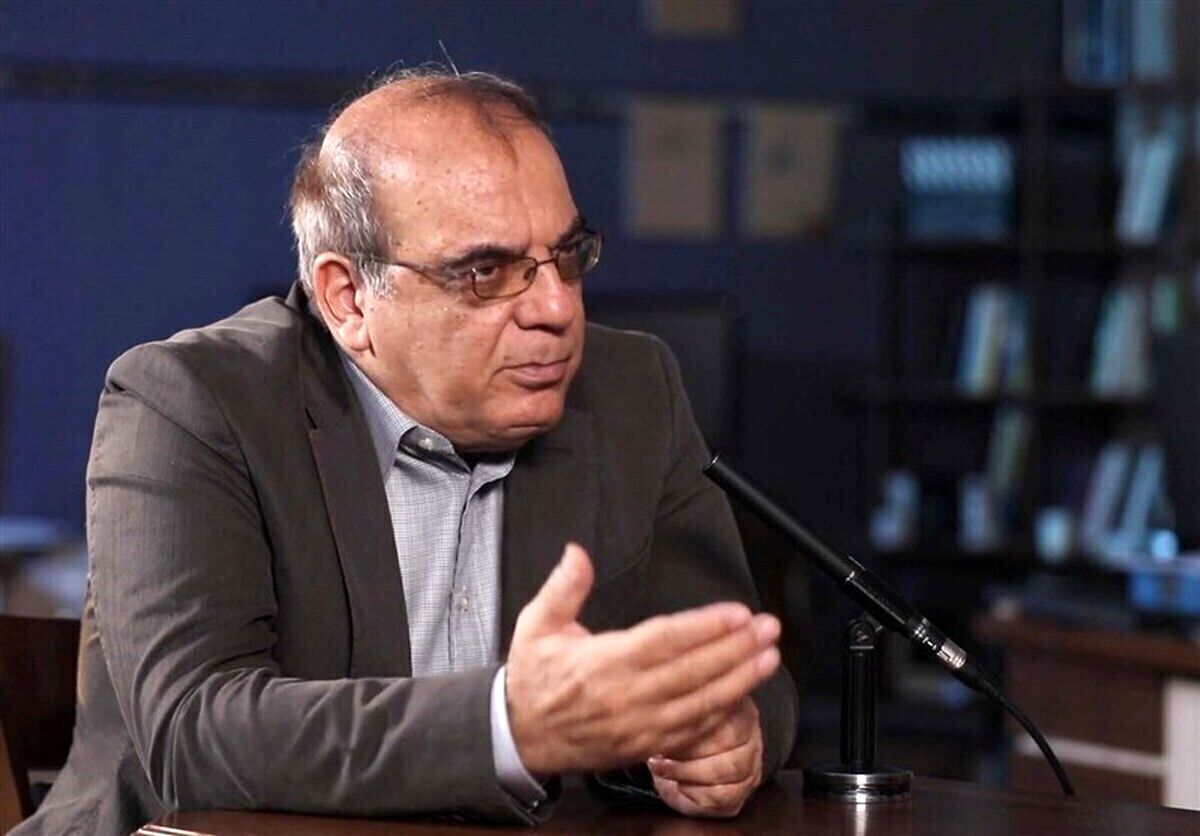عباس عبدی: مملکت را نمیتوان با ۱۰۰ شورای عالی اداره کرد