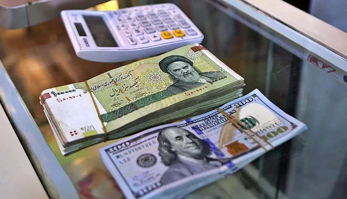 سقوط قیمت دلار با انتشار یک خبر مهم/ قیمت دلار تا شب عید به چه عددی میرسد؟