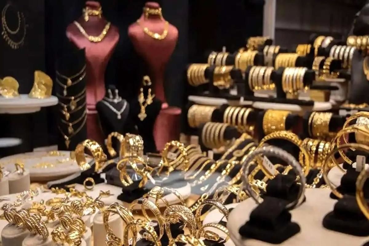 قیمت طلا امروز دوشنبه 15 بهمن/ طلا بالاخره عقب نشست