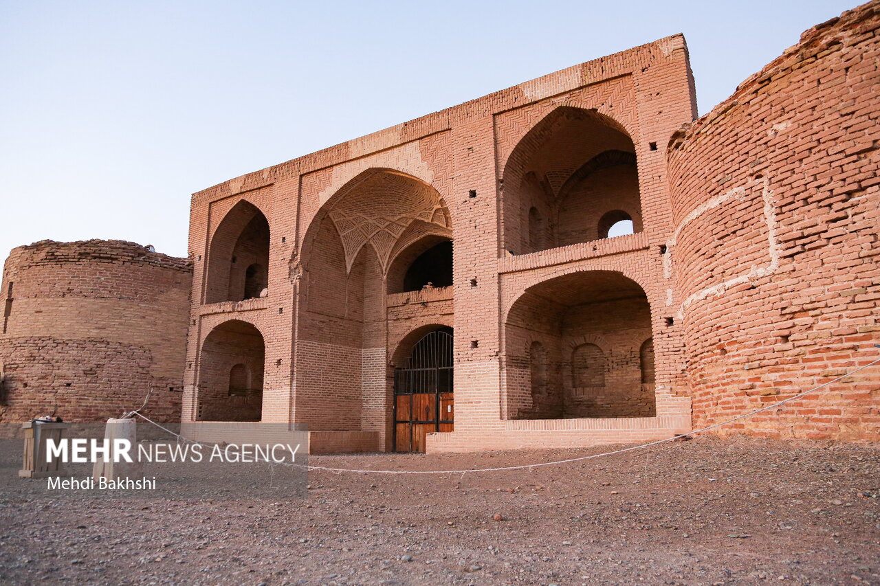 کاروانسرای دیرگچین قم؛ نگین بیهمتای معماری ایران 4698950