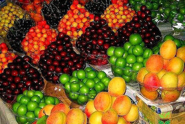 توت‌فرهنگی، گوجه سبز و چغاله بادام از این هفته در بازارهای میوه‌وتره‌بار / گران نخرید