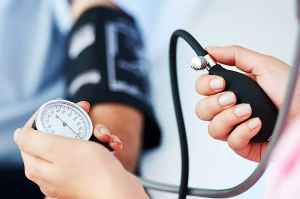 یافته جدید محققان؛ تاثیر موز در کنترل فشار خون! blood-pressure-1024x680.jpg.webp