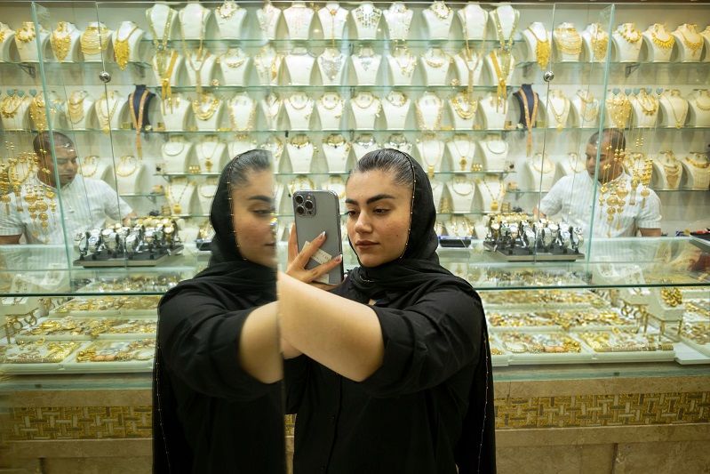 دوراهی خریداران طلا در بازار تهران؛ طلا بخریم یا صبر کنیم؟