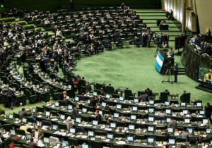 جنجال فریاد مرگ بر روحانی در مجلس/ جای حسن روحانی در زندان است + فیلم