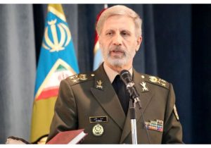 فرمانده ارتش سوار بر بالگرد نوسازیشده/ فرمانده شخصاً وارد عمل شد + فیلم